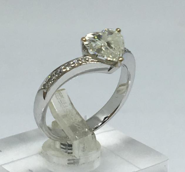 天然鑽石戒指 1克拉 (己售出) 1